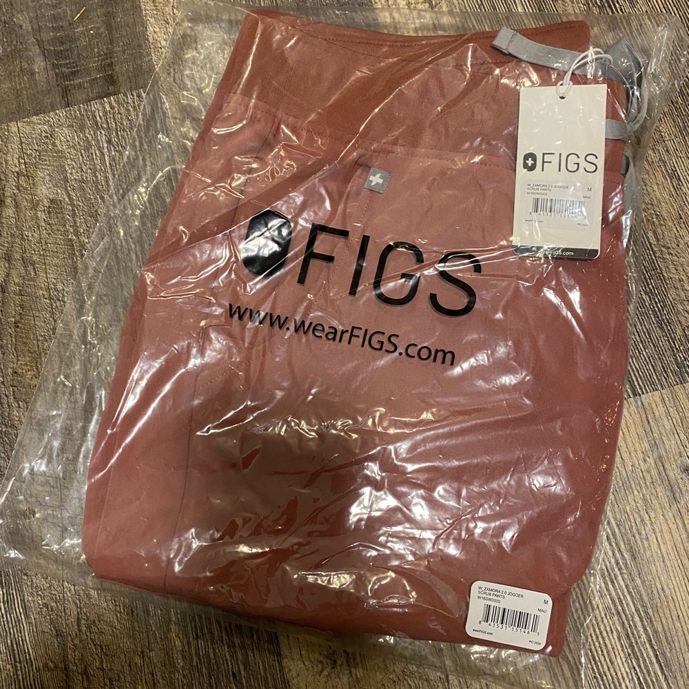 Figs Women's Track Pants in Mauve